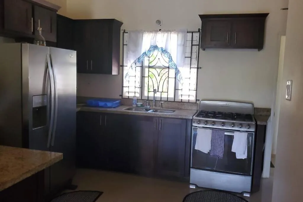 فيلا Cozy Island Getaway In Saint Ann'S Mammee Bay بيت للعطل